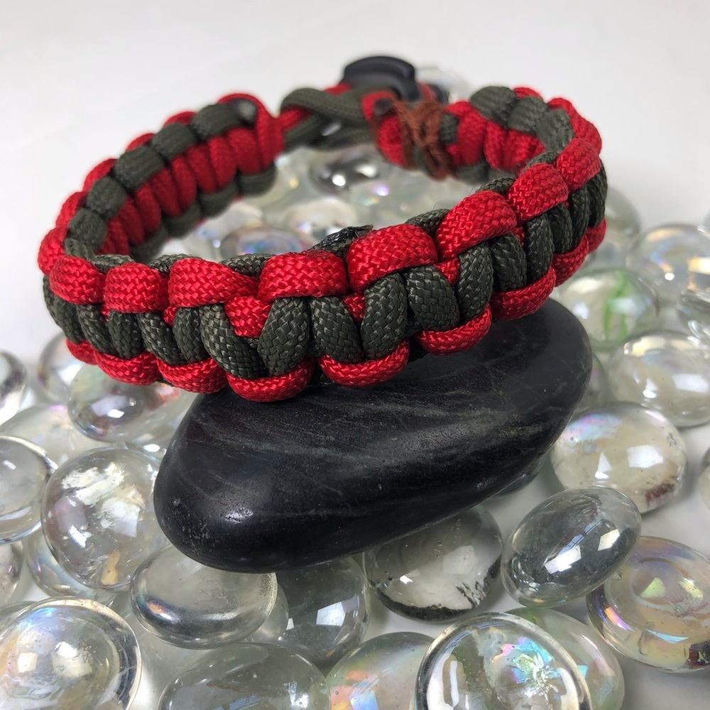 The Grinch 550 Paracord Bracelet
